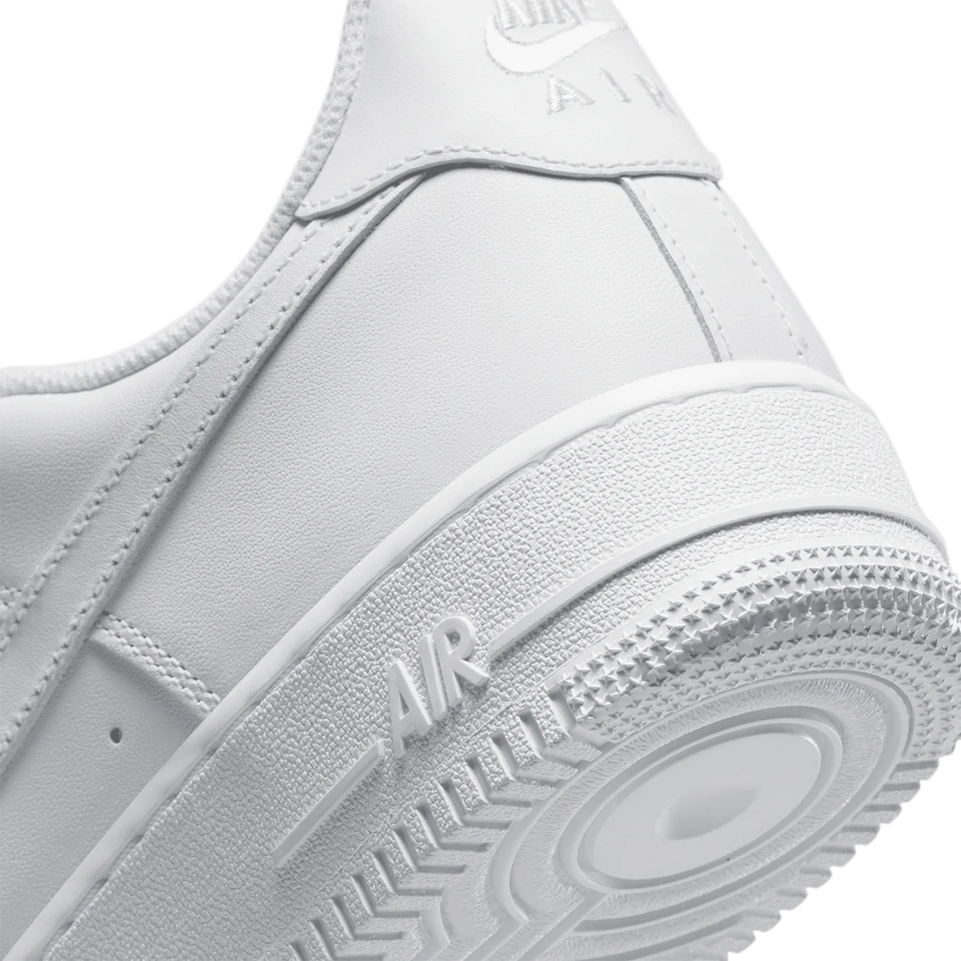 Nike Air Force 1 Triple White