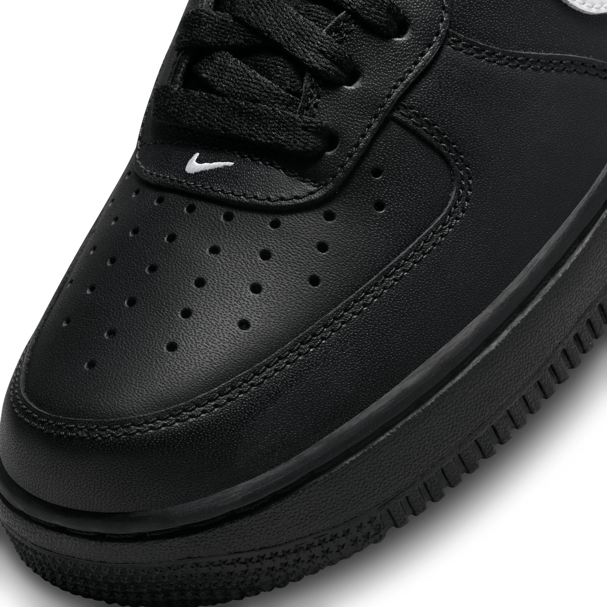 Nike Air Force 1 Low '07 Black White