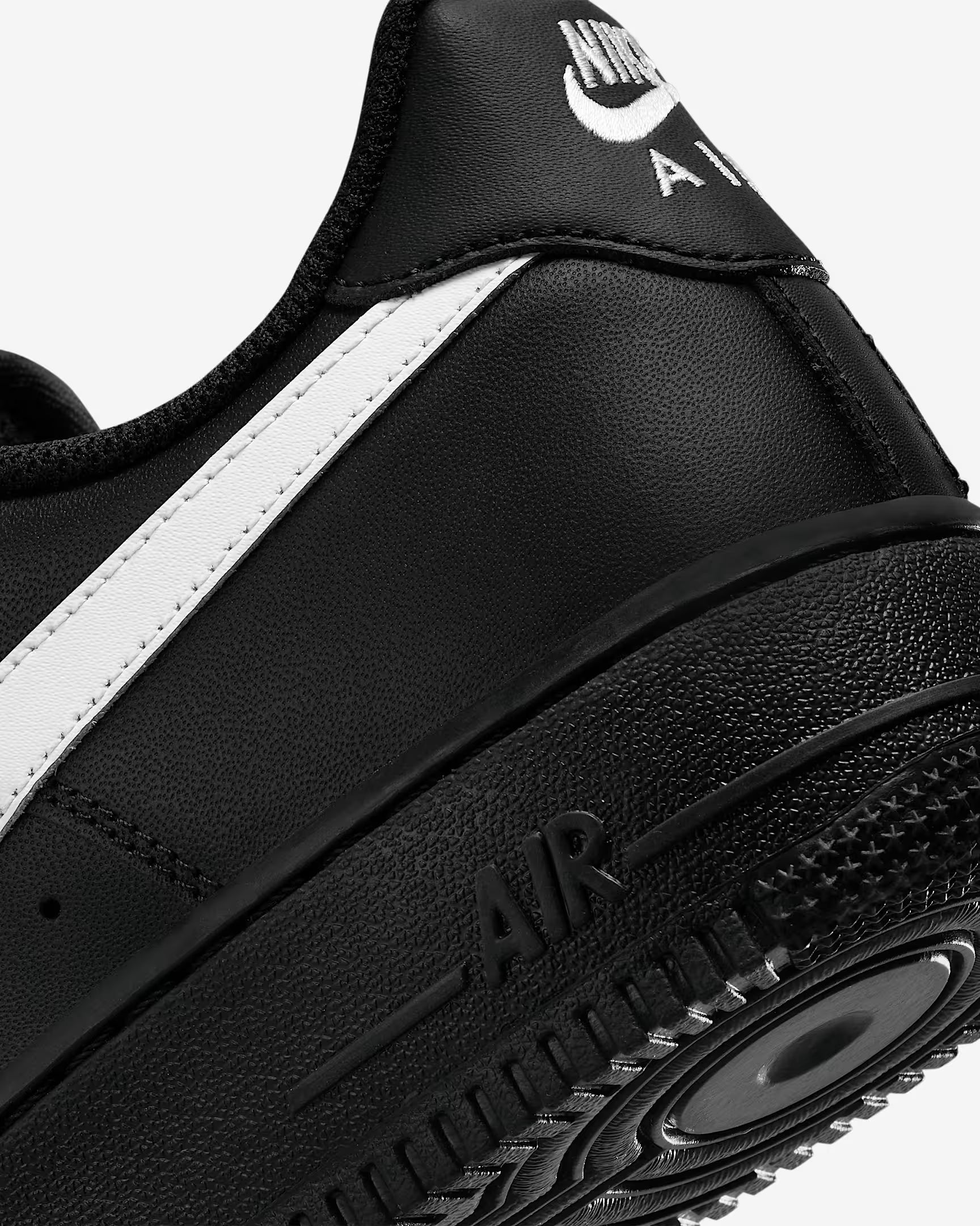 Nike Air Force 1 Low '07 Black White