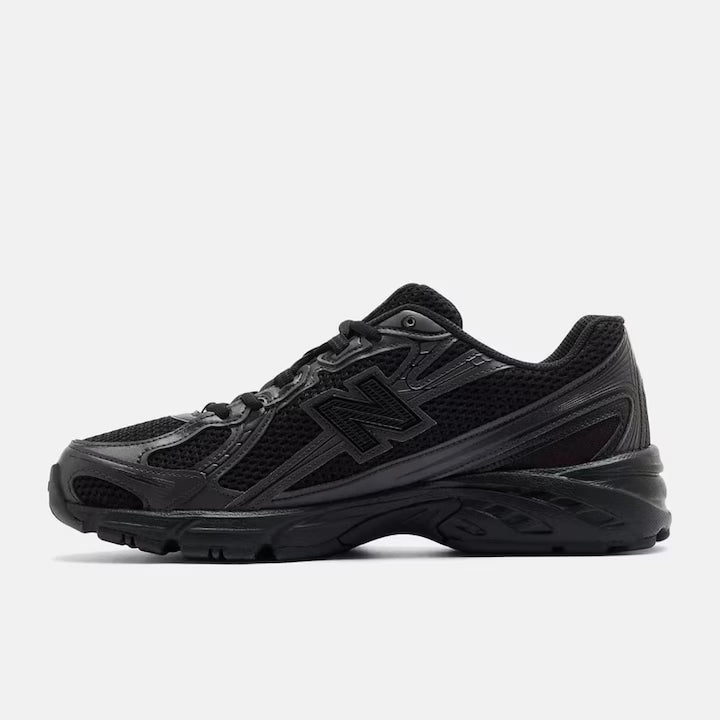 New Balance 740 Triple Black