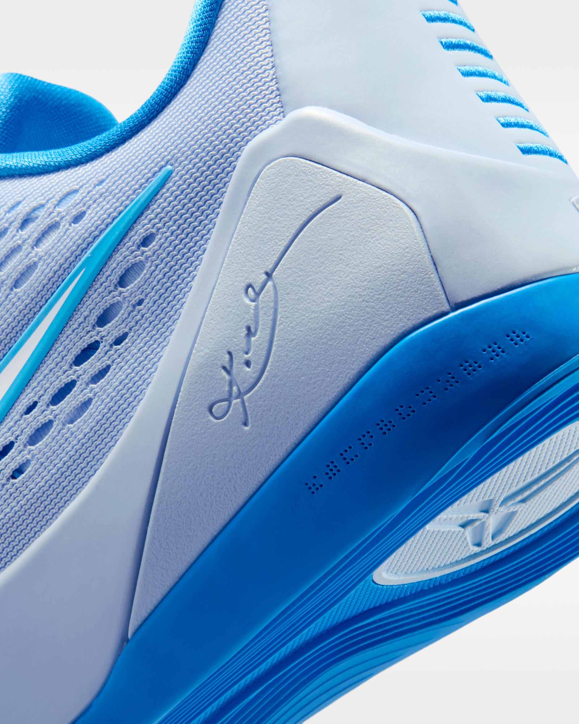 Nike Kobe 9 EM Low Protro TB Hydrogen Blue