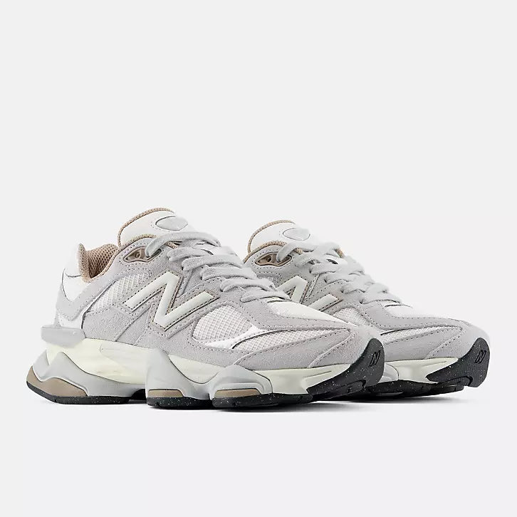 New Balance 9060 Driftwood/Sea Salt