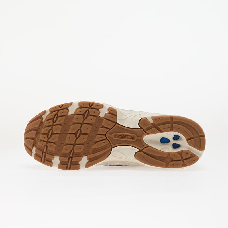 New Balance 740 Safari Moonbeam Gum