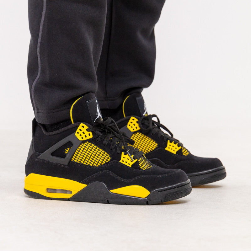 Jordan 4 Retro Thunder (2012)