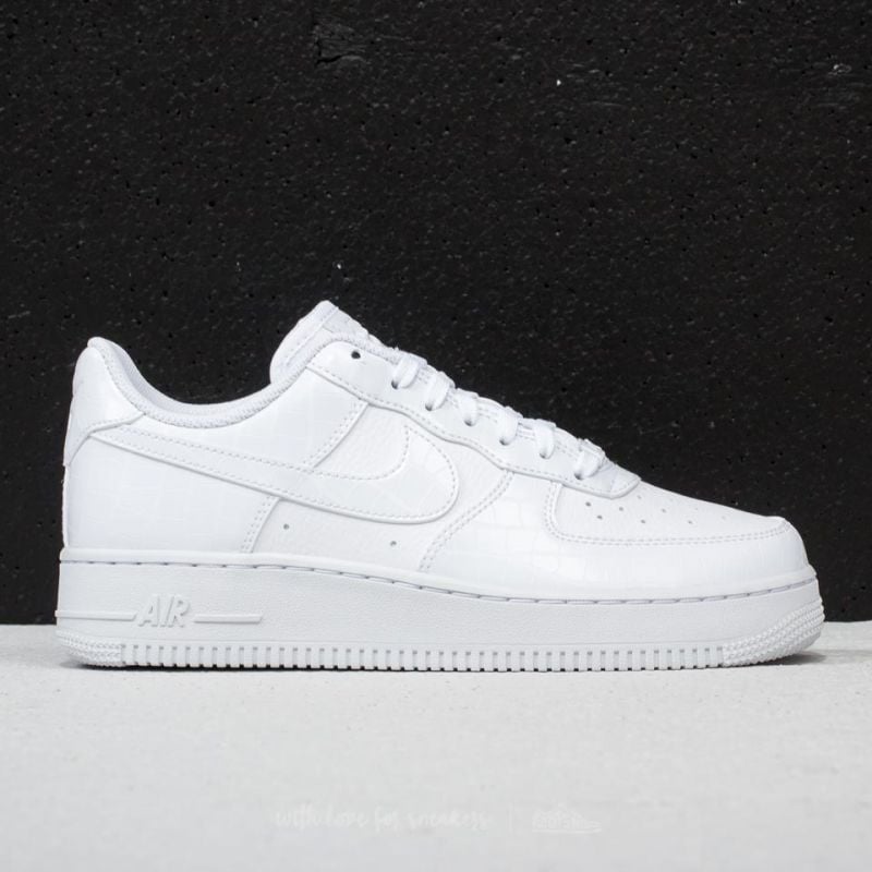 Nike Air Force 1 Low '01 Triple White