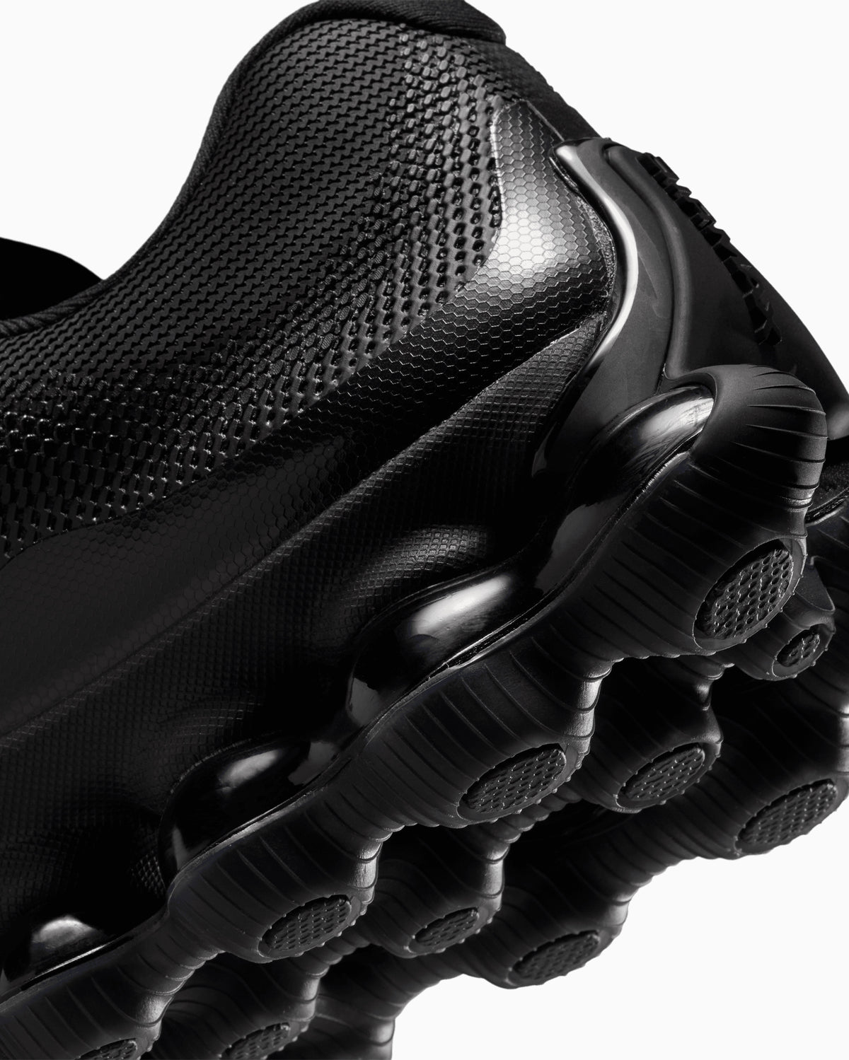 Nike Air Liquid Max Triple Black
IQ7634-003