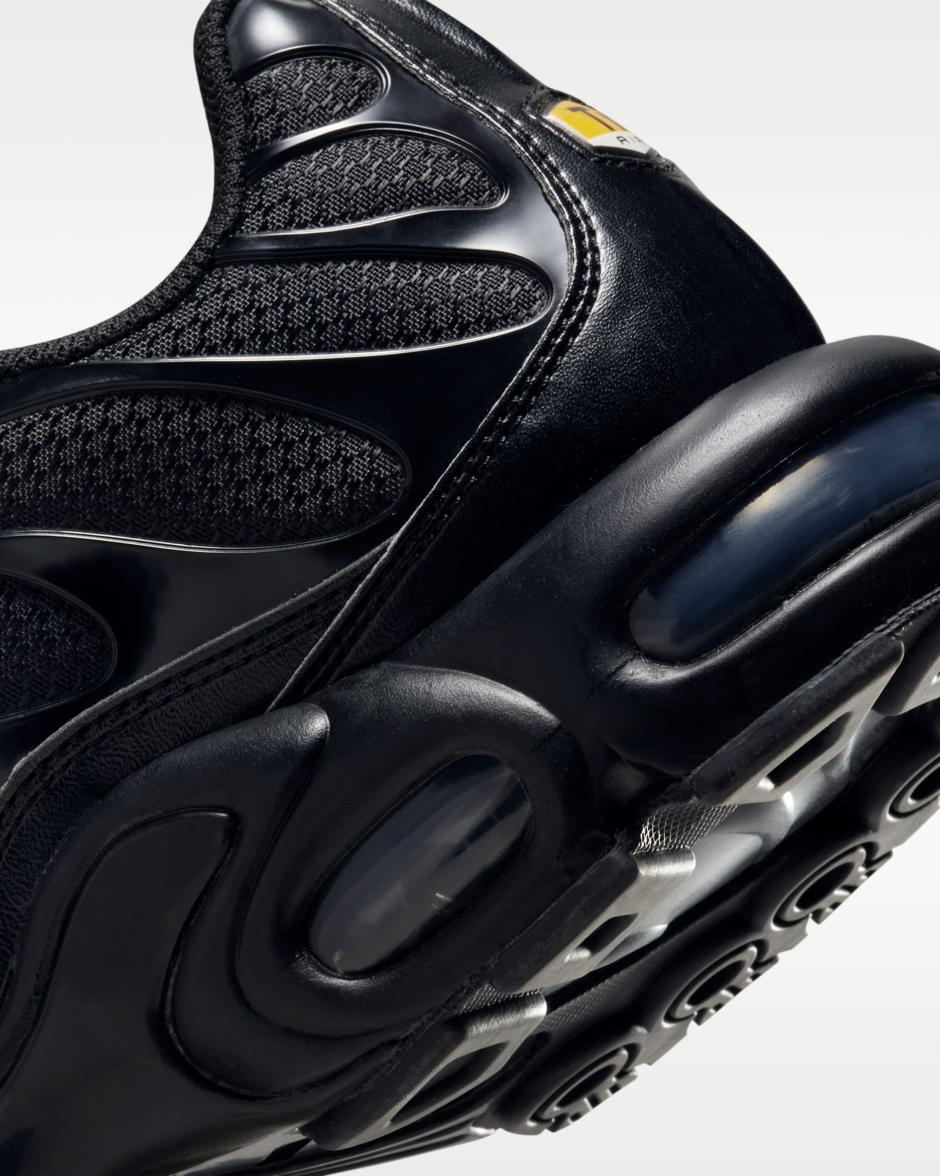 Nike Air Max Plus TN Triple Black