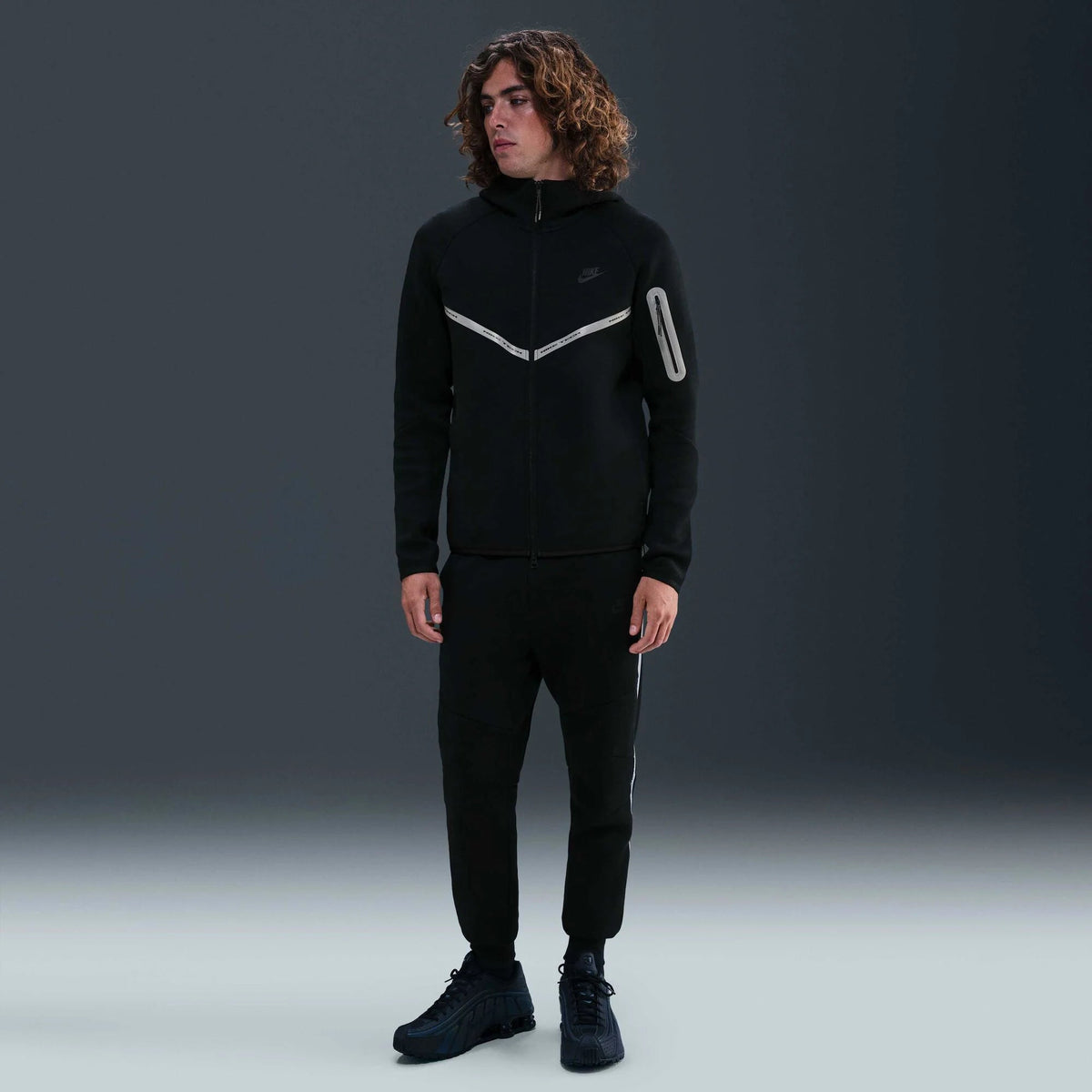 NIKE Tech Fleece Full-Zip Windrunner Black White Reflective