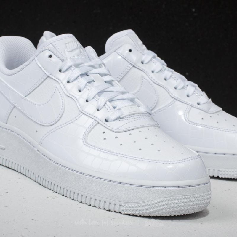 Nike Air Force 1 Low '01 Triple White
