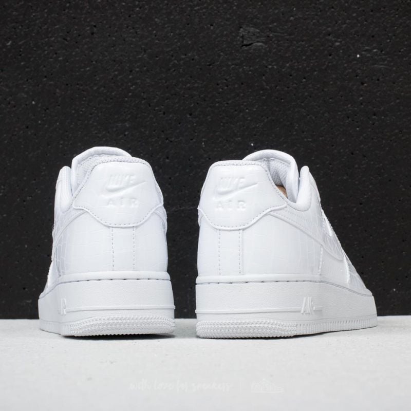 Nike Air Force 1 Low '01 Triple White