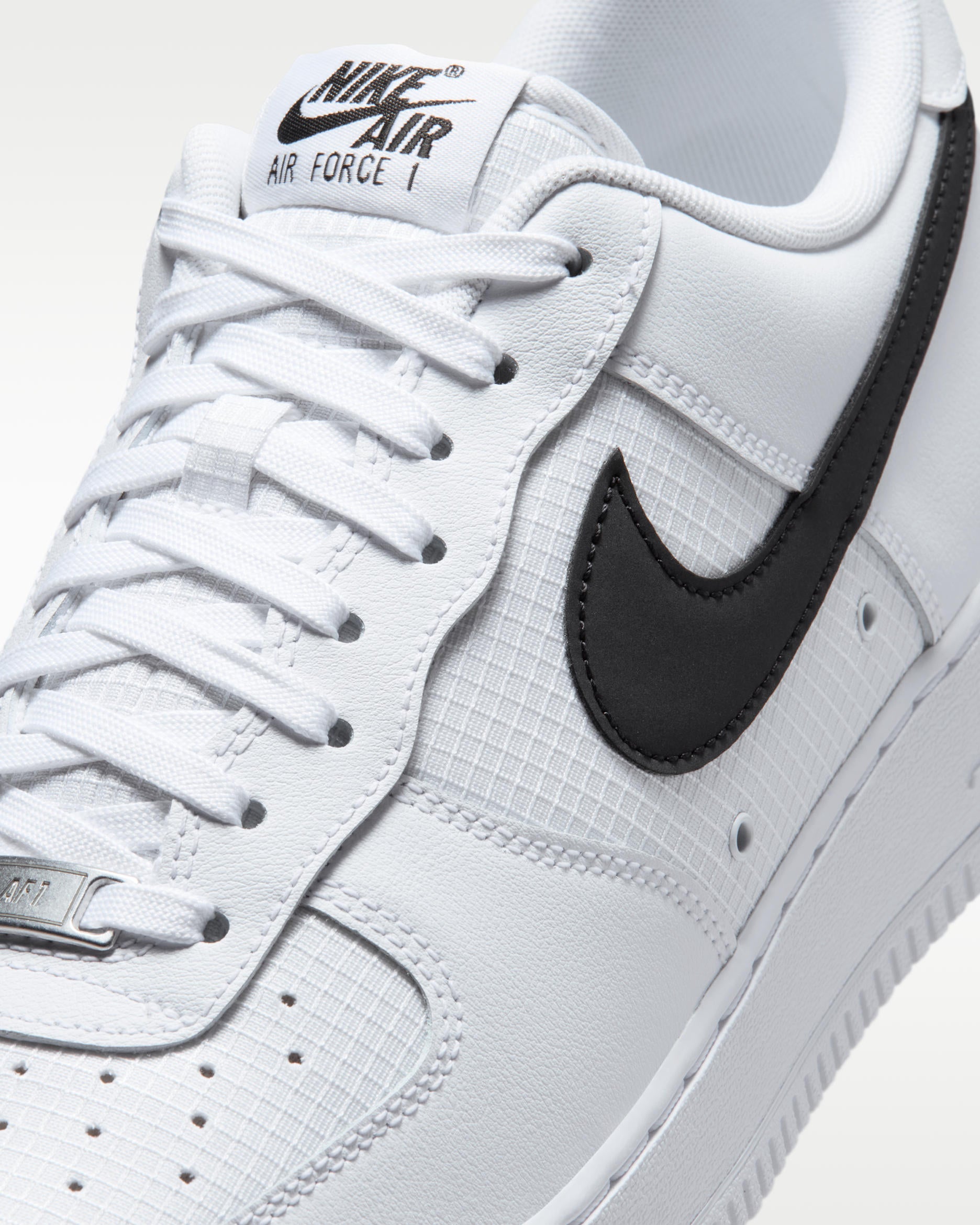 Nike Air Force 1 '07 LV8 Tech White