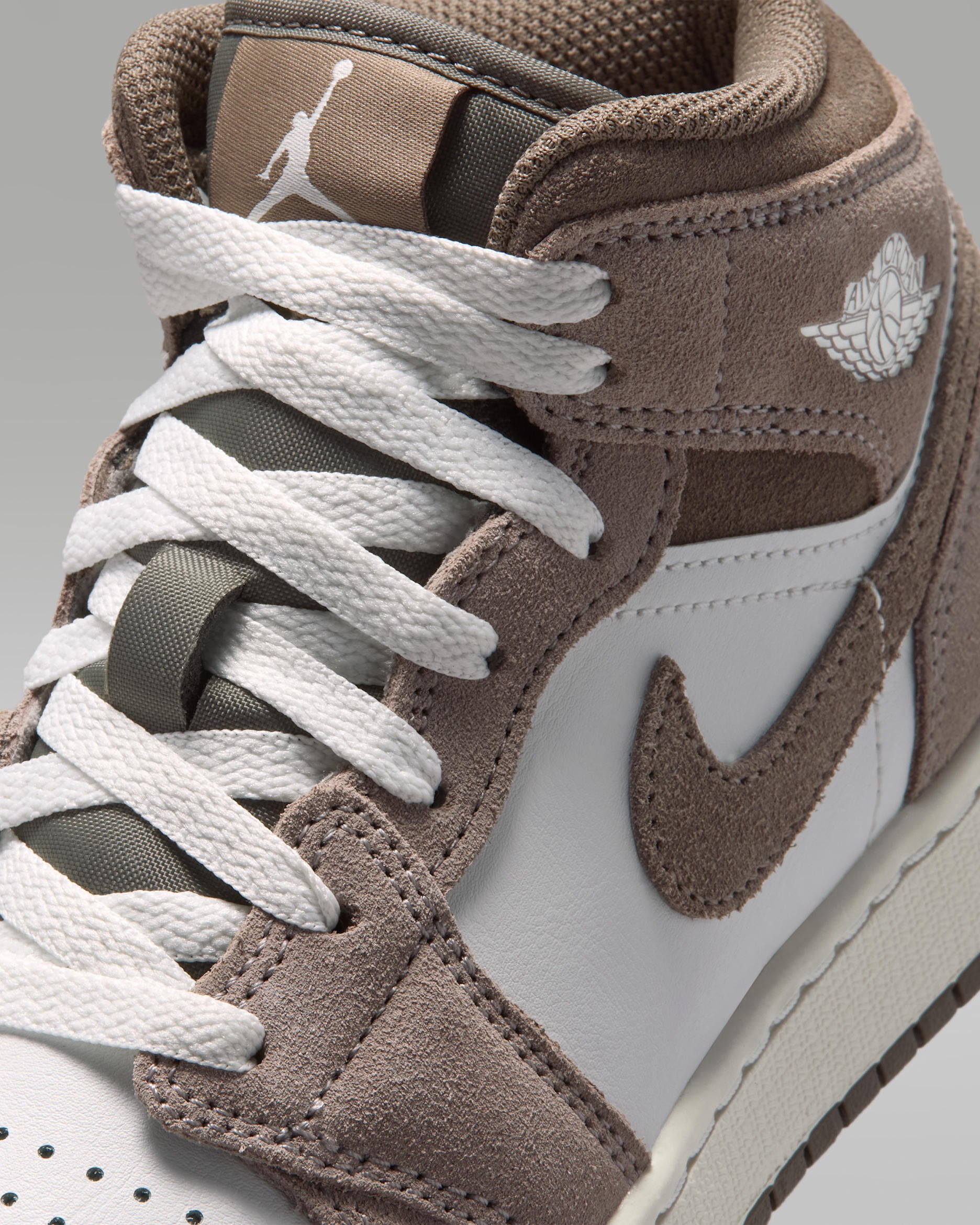 Air Jordan 1 Mid Olive Grey (GS)
