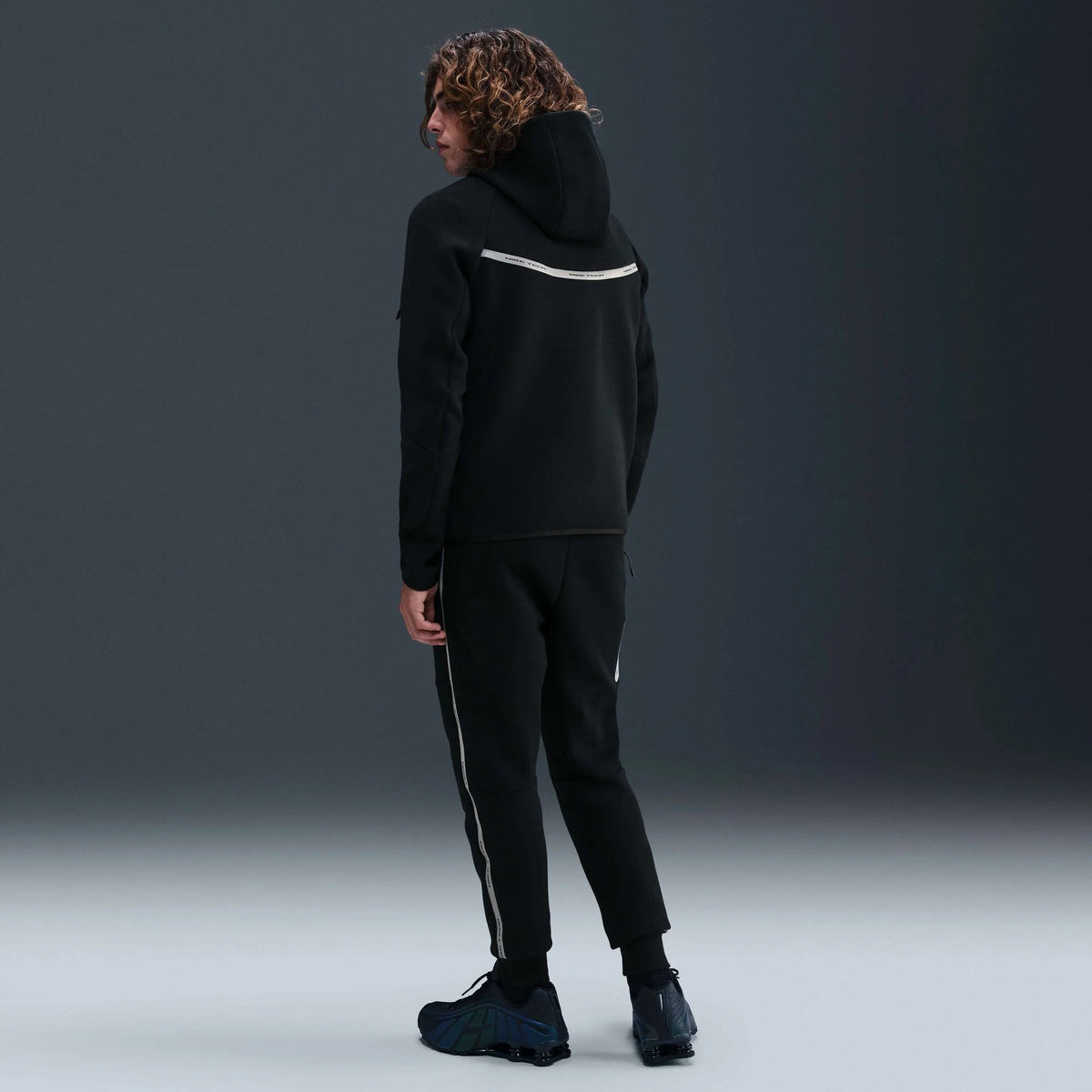 NIKE Tech Fleece Full-Zip Windrunner Black White Reflective