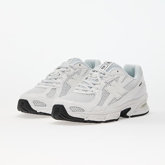 New Balance 740 White