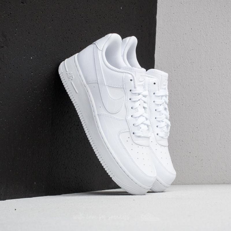 Nike Air Force 1 Low '01 Triple White