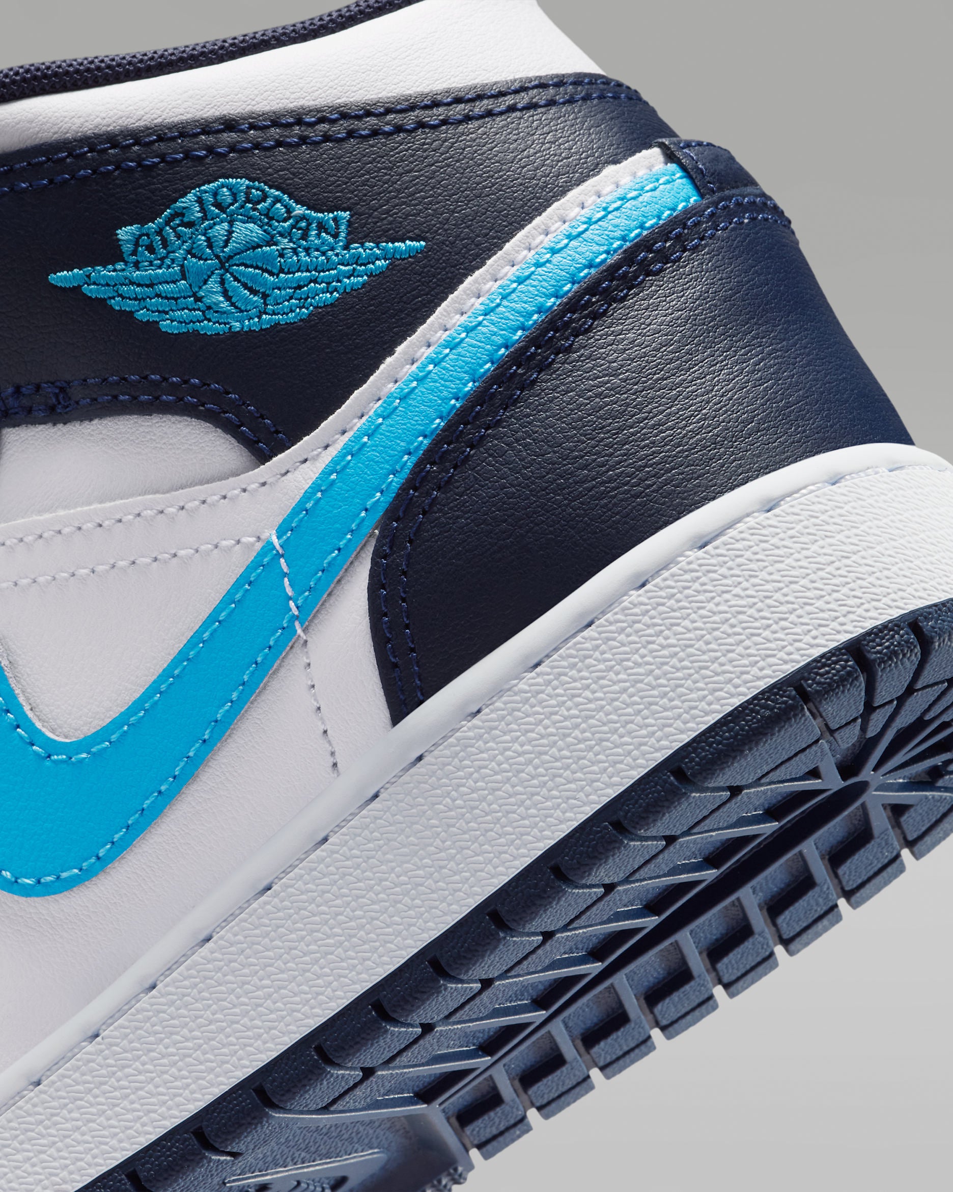 Jordan 1 Mid Obsidian Dark Powder Blue (GS)