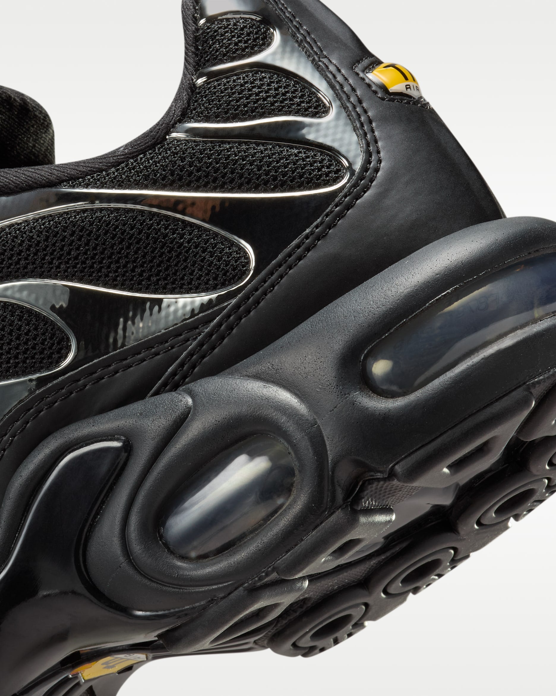 Nike Air Max Plus SE Black Chrome (Women's)