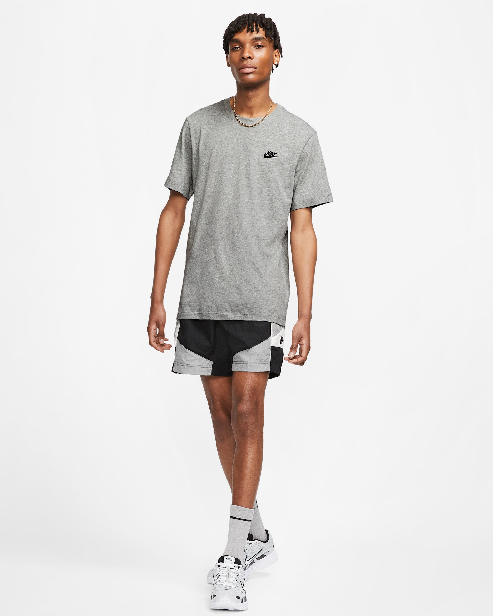 Nike T-Shirt Sportswear Club Grey